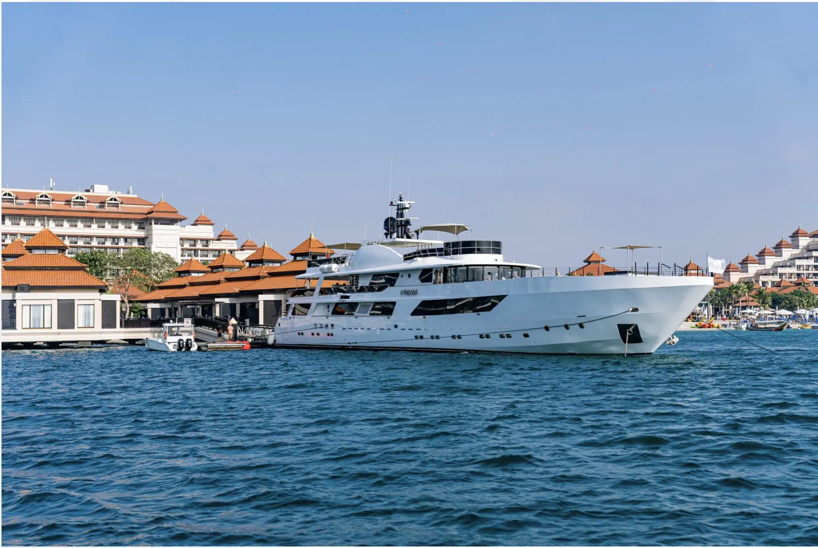 Finesse yacht in Dubai