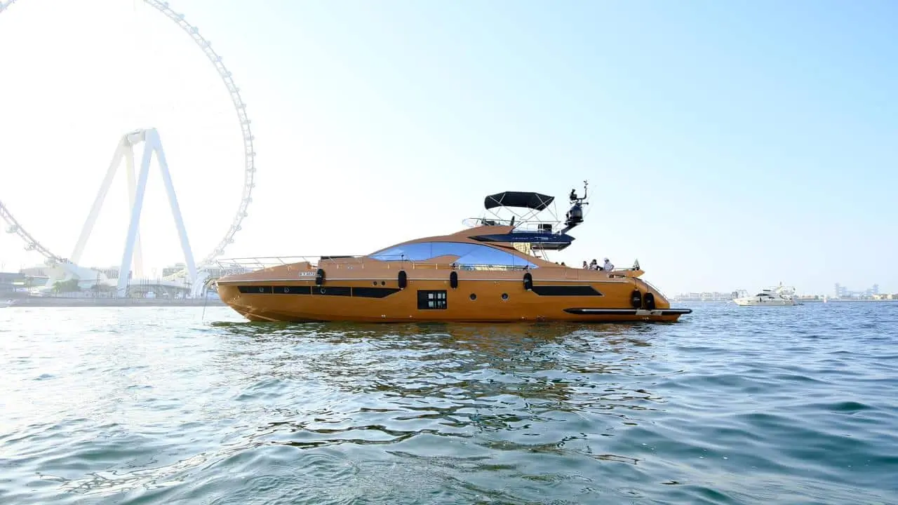 Azimut 77 yacht in Dubai
