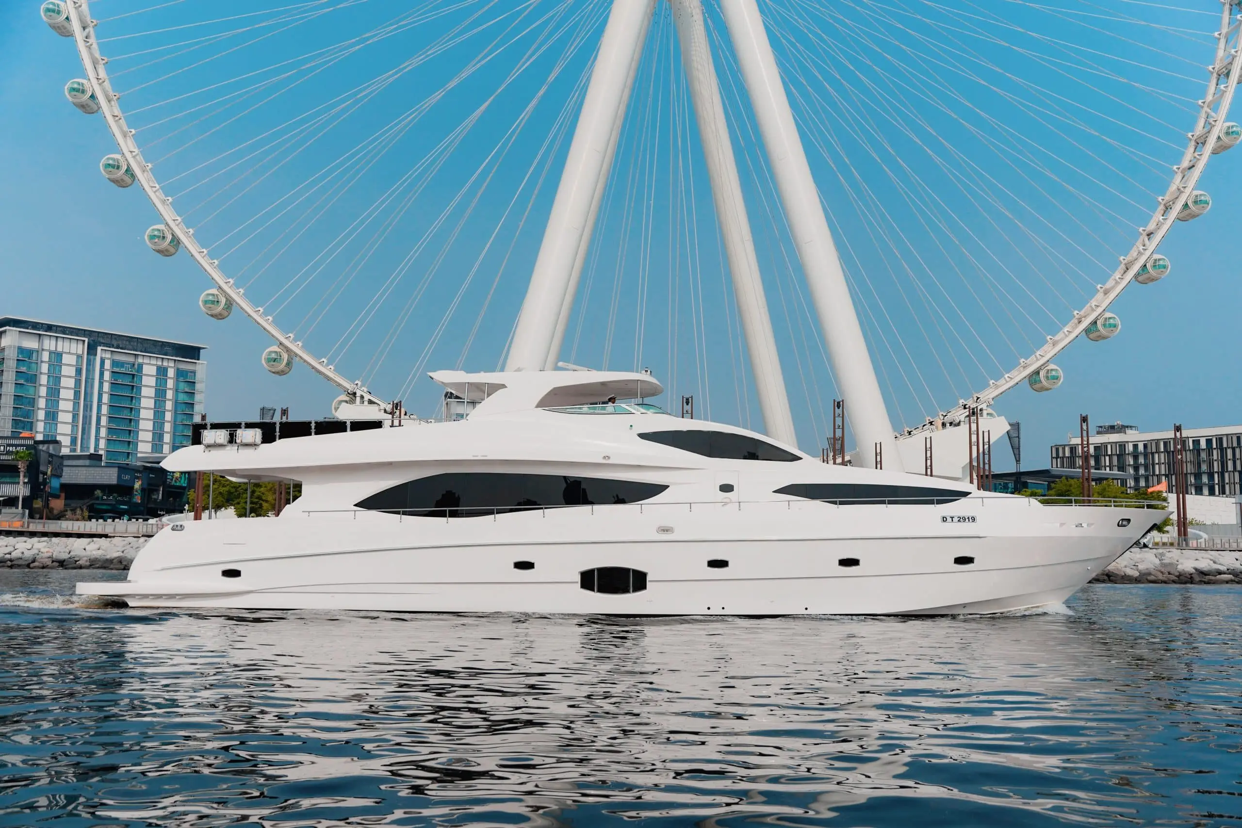 Luna 101 yacht in Dubai