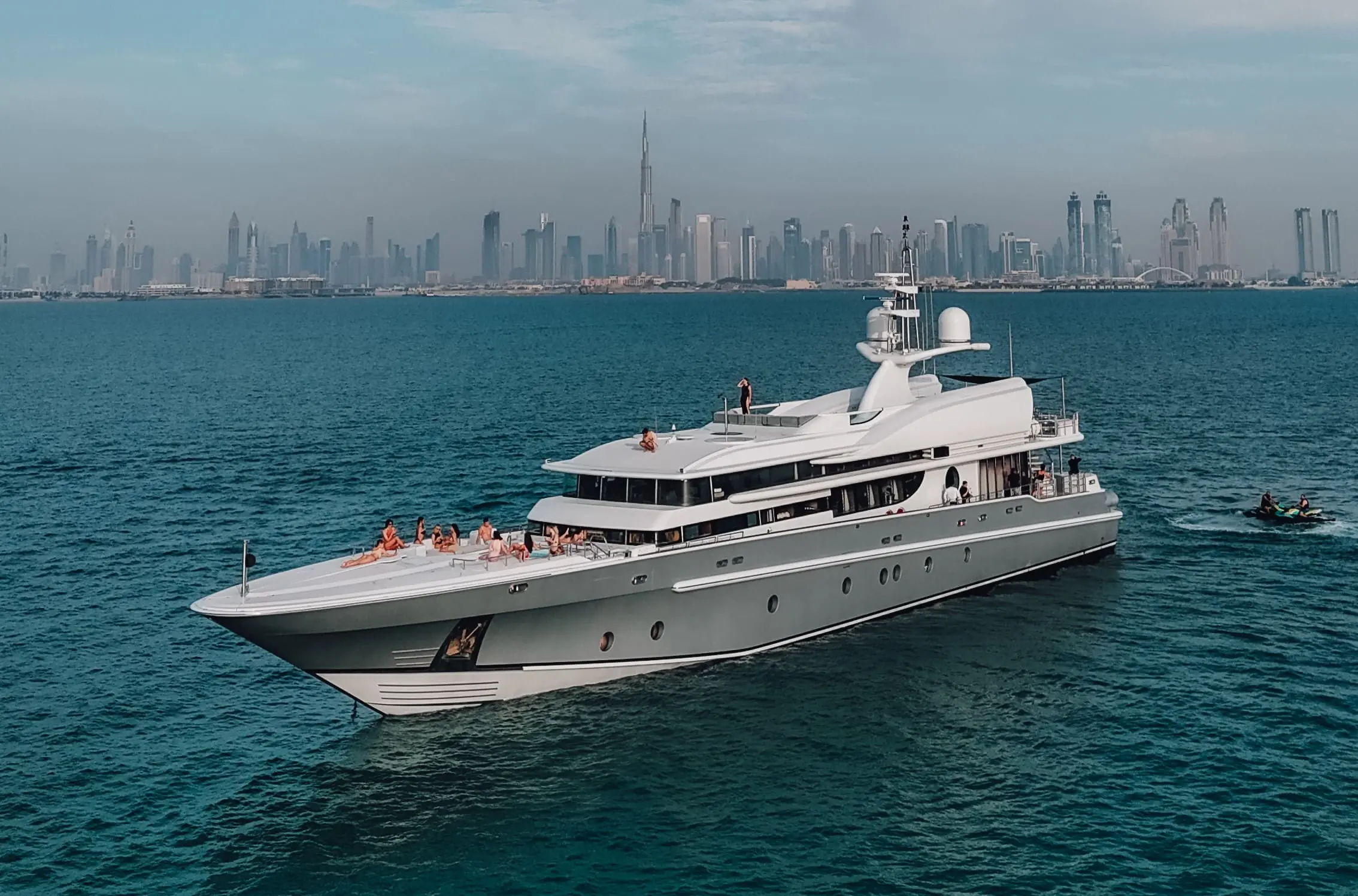 Thunder yacht in Dubai